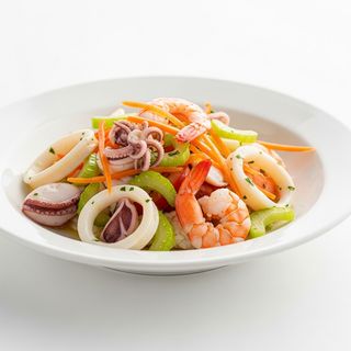 14 Insalata di mare fresca