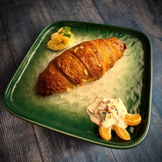 Круассан с ванильным кремом (180г)