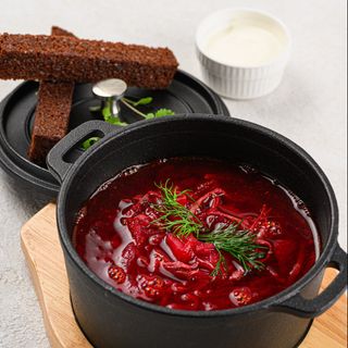 Борщ с копченной сметаной(350г)