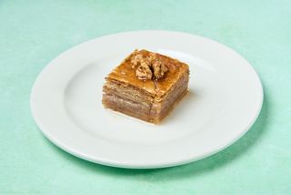 Baklava sa orahom komad