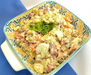 Салат оливье (250г)