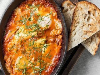 Шакшука с говяжьими щёчками (647г)