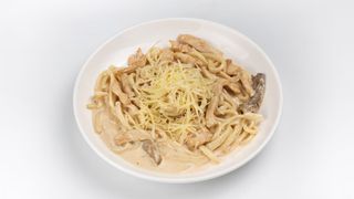 Лапша с курицей и грибами в сливках(380г)