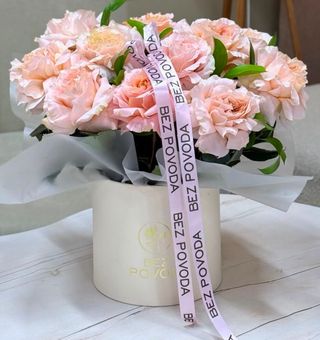 Композиция в коробке из 15 роз