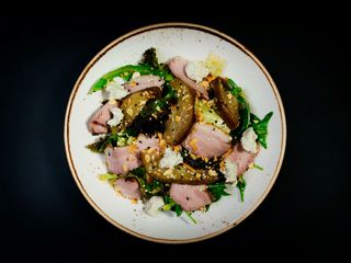 Салат с копченой уткой (220г)