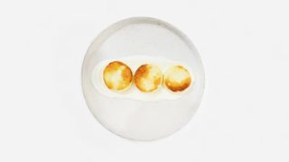 Сырники с домашней солёной карамелью и сметаной (150г)