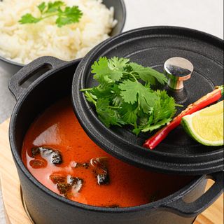 Том ям с креветками и лососем(350г)