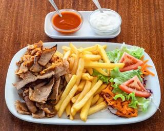 Kebab Mistura no Prato