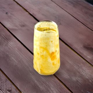 Банановый с клиновым сиропом и белым шоколадом(500мл)
