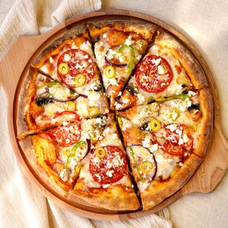 Греческая пицца (680г)