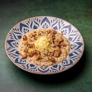 Rižoto sa piletinom i pinjolima