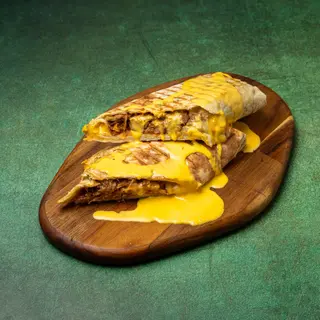Drpano prase u tortilji sa cheddarom