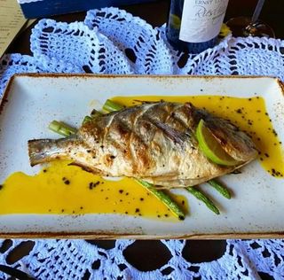 Дорадо на зеленой спарже с морской солью (350г)