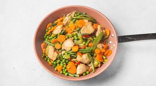 Курица с овощами (400г)