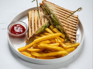 Сэндвич с курицей (475г)