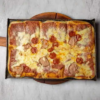 Domaća pizza cela pizza – 6 parčića