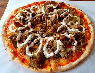 Kebab pizza