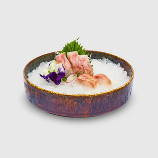 195. Sashimi maguro