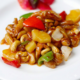 Курица с ананасом и кешью (300г)