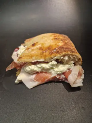 19 Culaccia e squacquerone di Romagna Mambelli