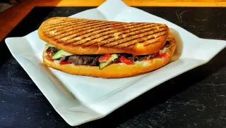Шаурма с говядиной средняя двойное мясо (420г)