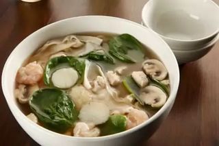 208. Sopa de Wan Tan