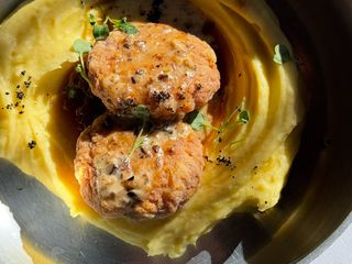 Куриная котлета с грибным соусом (360г)