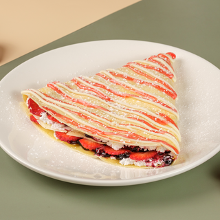 კრეპი ვანილის კრემით და მოცვის ჯემით