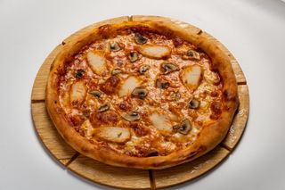 Пицца с курицей и грибами (605гр)