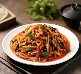 （#20） Kineska svinjetina sa paprikom i crnom gljivom