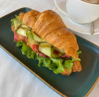 Круассаны с курицей (120г)