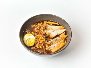 Рамэн с курицей (320 г)