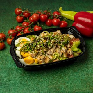 Pesto proteinska salata