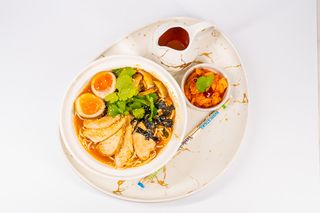 Острый суп рамен с курицей (500г)