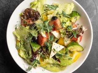 Греческий салат (195г)