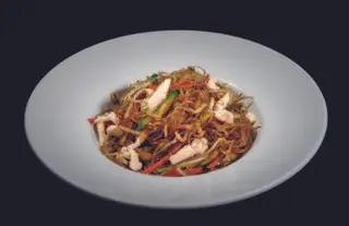 223 Yaki soia con pollo e verdure