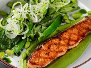 Норвежский лосось с пюре из зеленого горошка (370г)