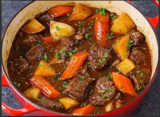 Тушеное мясо (300г)