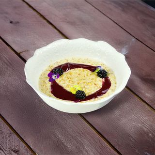 Овсяная каша с малиновым кули (470г)