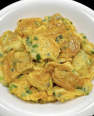 （#24）Jaje sa mladim lukom