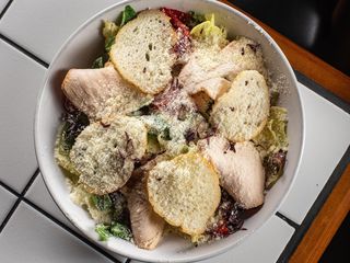 Цезарь с курицей (275г)