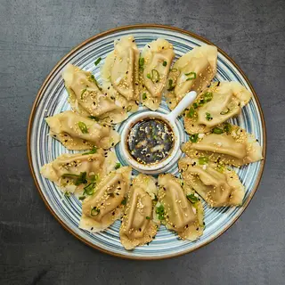 Boiled chicken dumplings