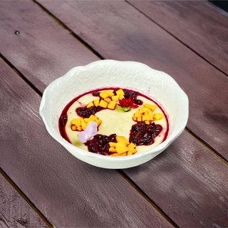 Манная каша с манго и вишнёвым компоте(420г)