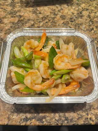 25b. Gamberetti con porri alla piastra