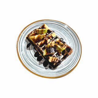 Вафли с фруктами и шоколадом (200г)