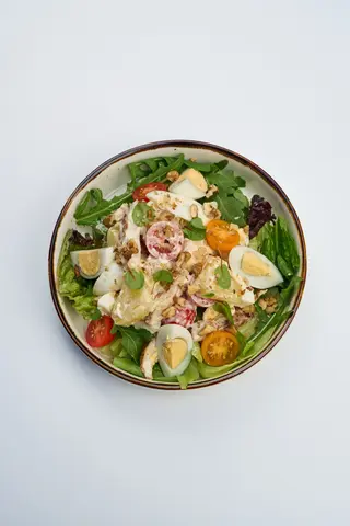 Салат с курицей и ананасом (250 г)