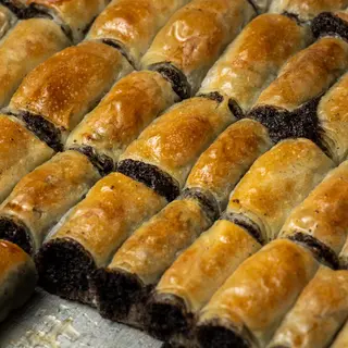 Mini baklave sa makom, orasima