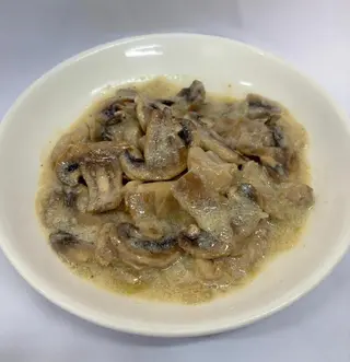 Филе куриное с грибами в сливочном соусе (175г)