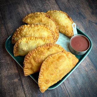 Мини чебуреки (6шт) (390г)