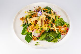 Салат с хрустящей уткой и шпинатом в соусе Мисо-Моро (250г)